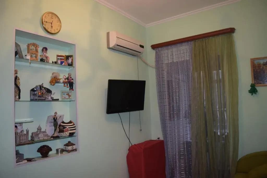 Guest house in mtawminda - photo 2