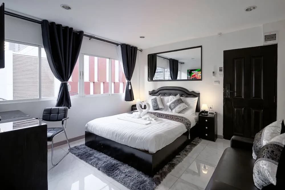 Thonglor Suites Hotel - photo 9