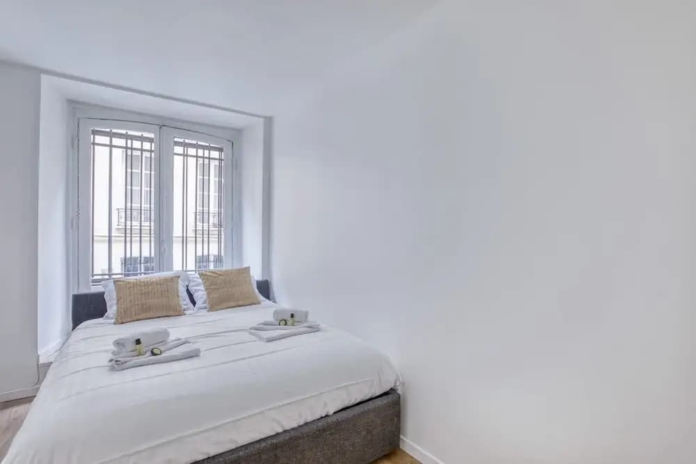 Stunning 3BR Home in the Heart of 10th Arr. Paris! - photo 2