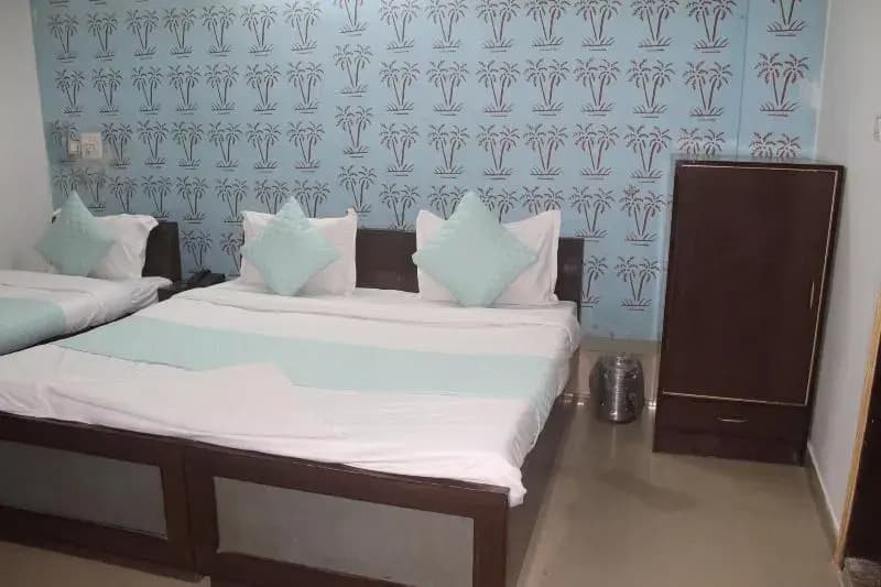 Hotel Shree Continental - photo 14