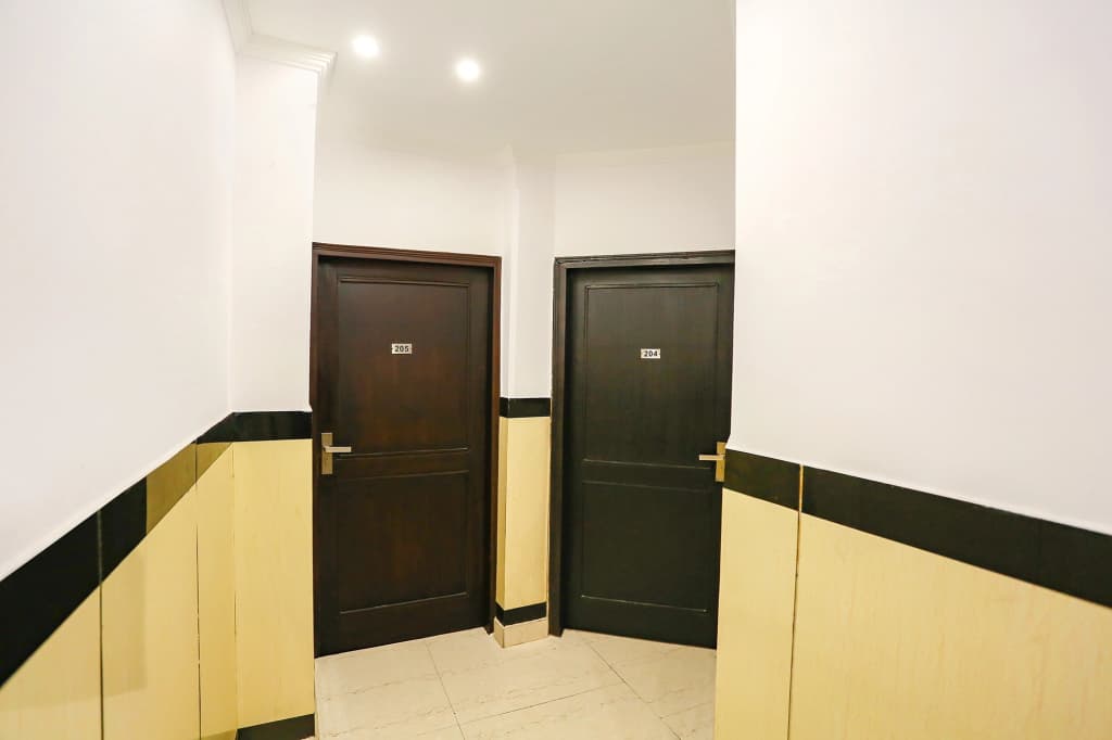 FabExpress Lloyd House - photo 8