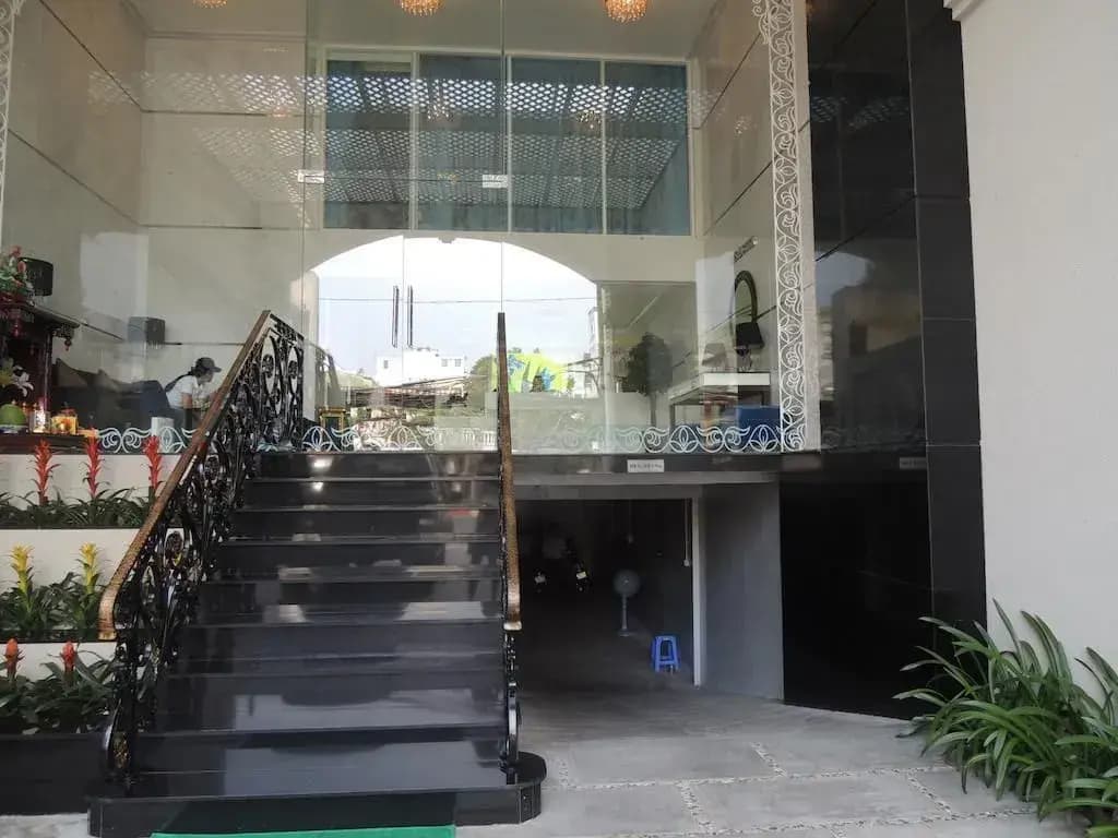 Iris Hotel Saigon - photo 12