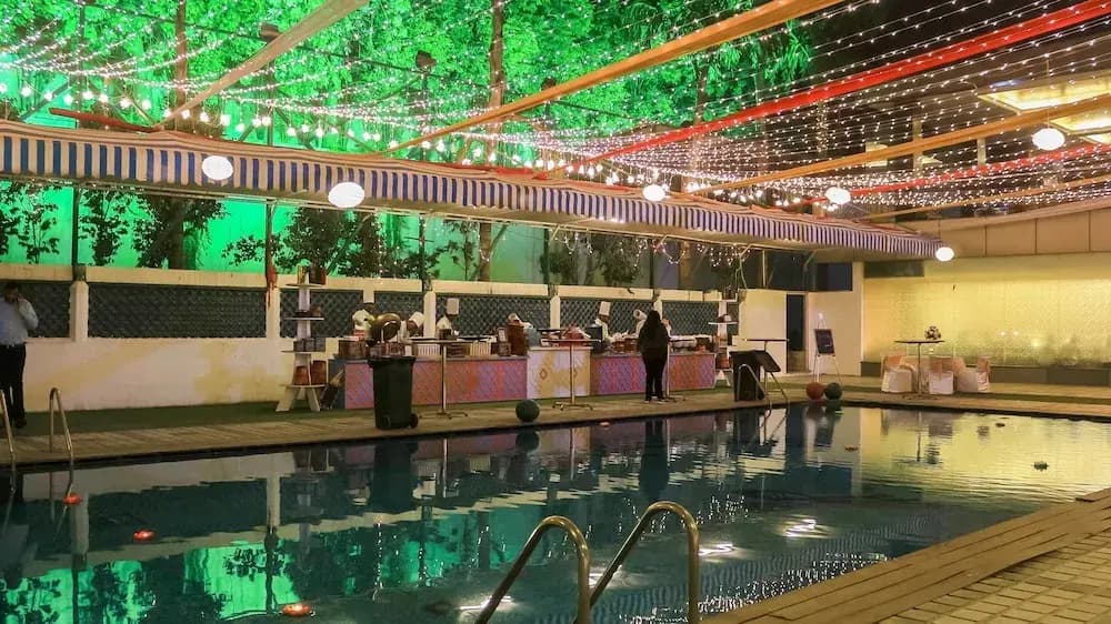 Dee Marks Hotel and Resorts - photo 13