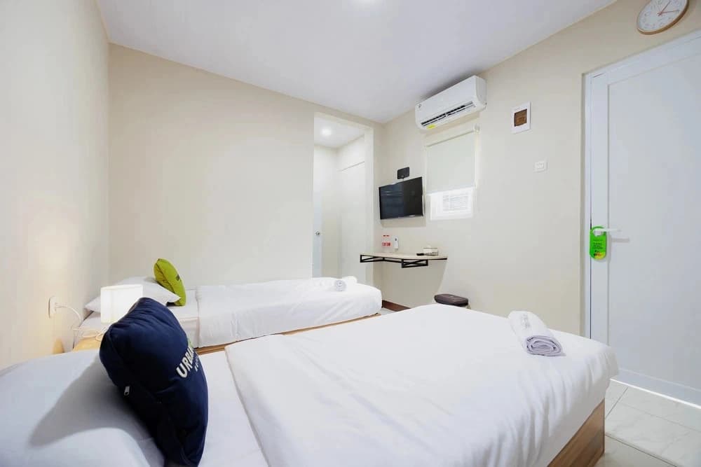 Urbanview Petukangan Mansion Jakarta - photo 4