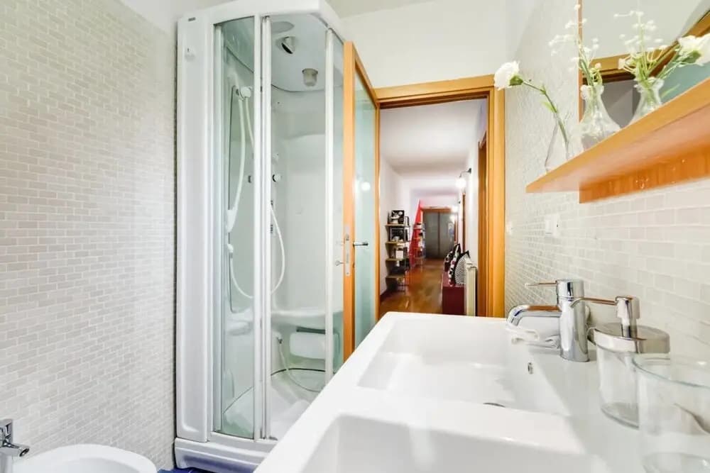 Extra Large Colorful Flat in Central Location! - photo 8