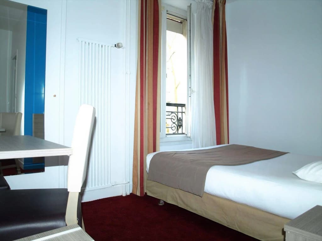 Eiffel Kensington Hotel - photo 9