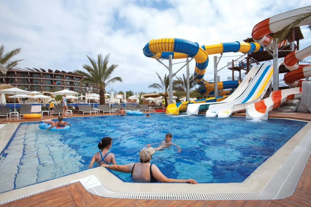 Quattro Beach Spa & Resort Hotel - photo 12