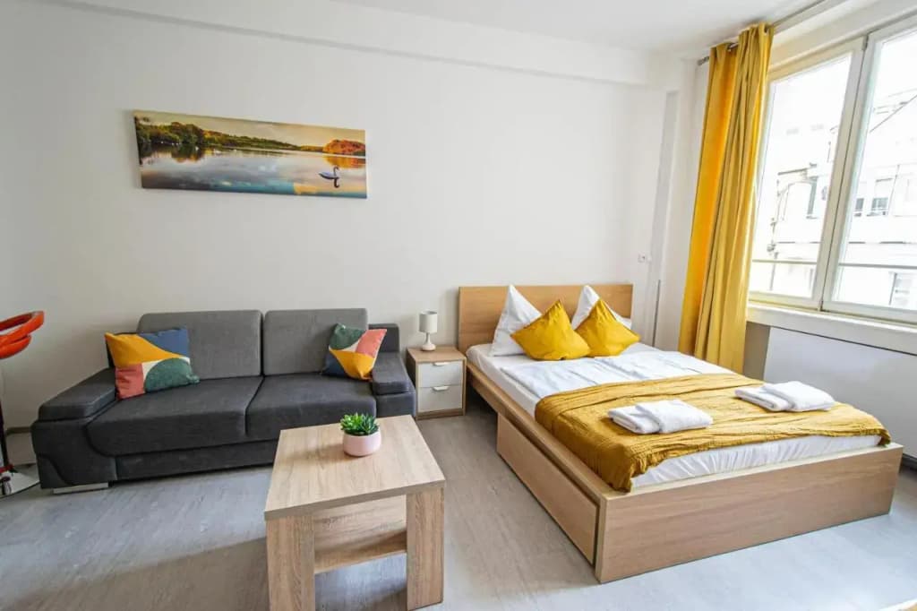 Executive Bright Apt. by Ruterra - photo 3