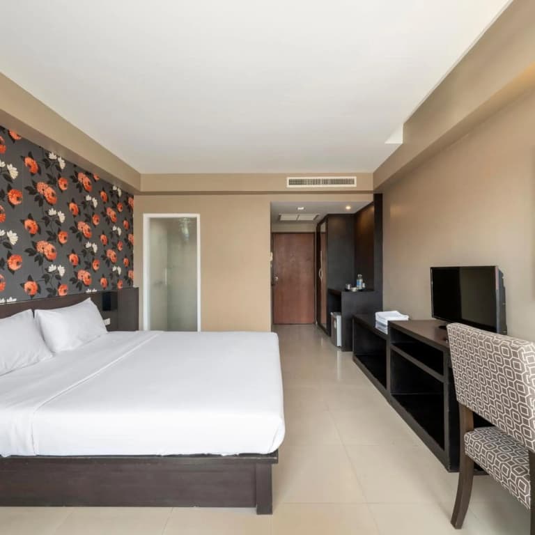 Welcome Plaza Hotel - photo 34