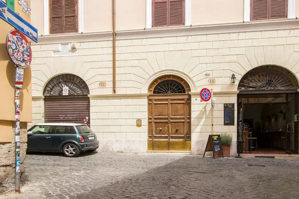 Thebestinrome Vetrina - main photo
