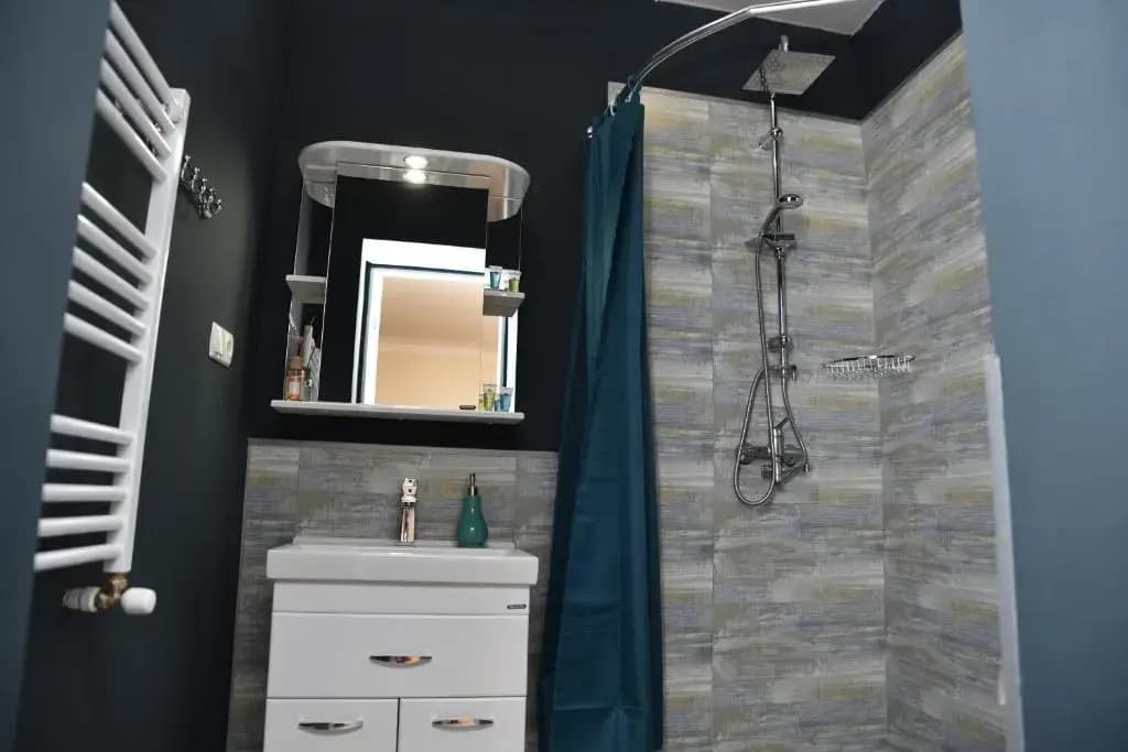3 BD App with cozy Garden - photo 6