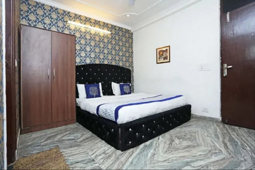 Hotel Eagle Inn - photo 2