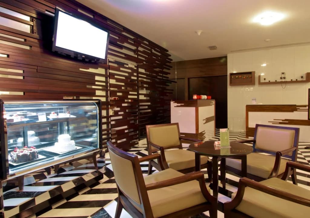 Merlynn Park Hotel - photo 38