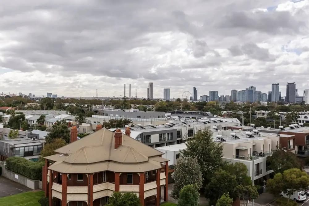 Stunning View 2-bed in Port Melbourne w/ Parking - photo 11
