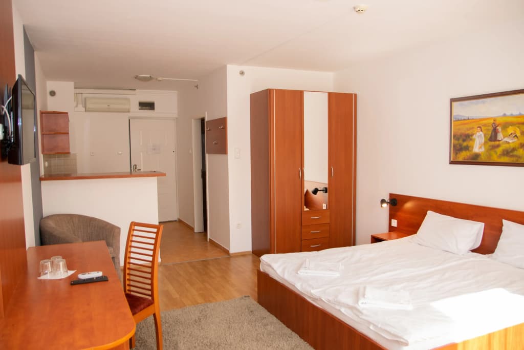 Triple M Hotel - photo 5