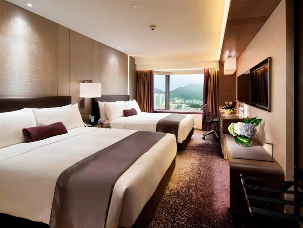 Royal Plaza Hotel - photo 6