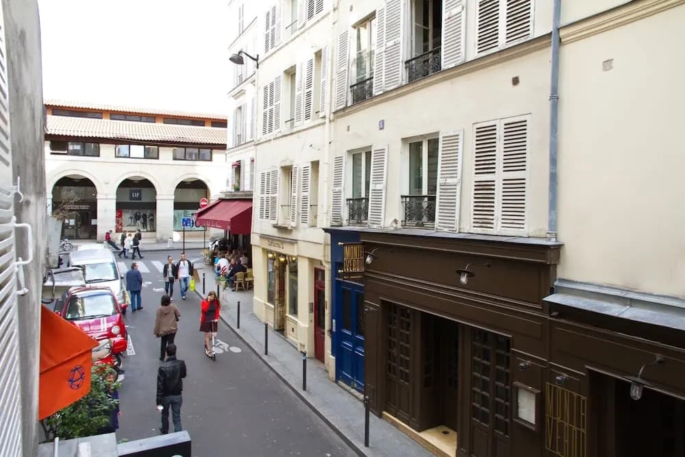 St. Germain des Pres Mabillon Apartment - photo 1