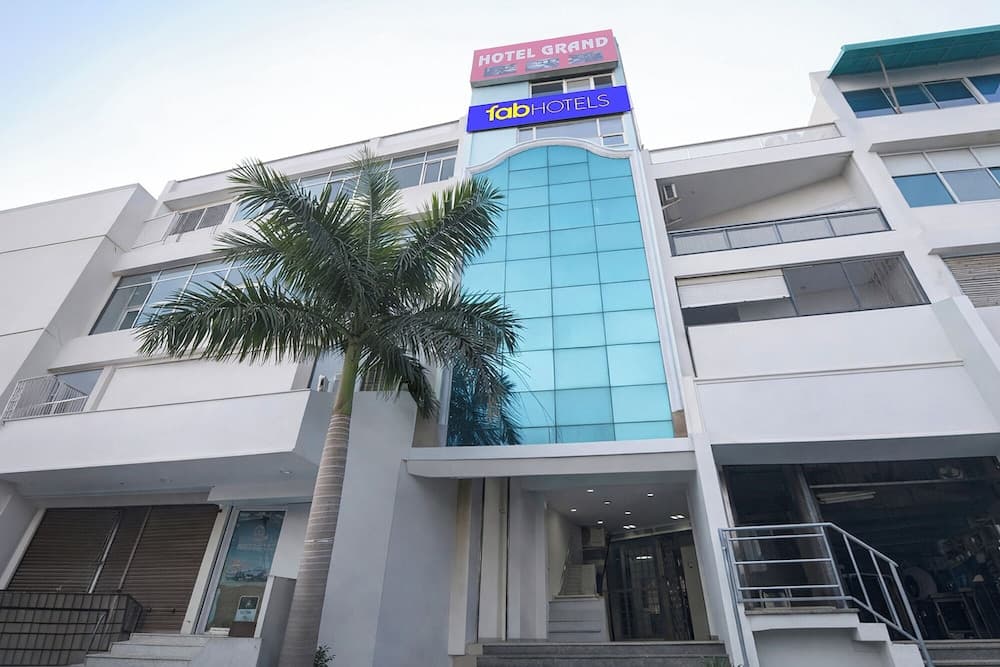Fabhotel Grand - photo 29