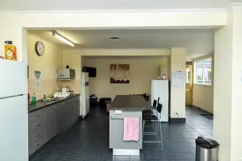 Newport Lodge - photo 4