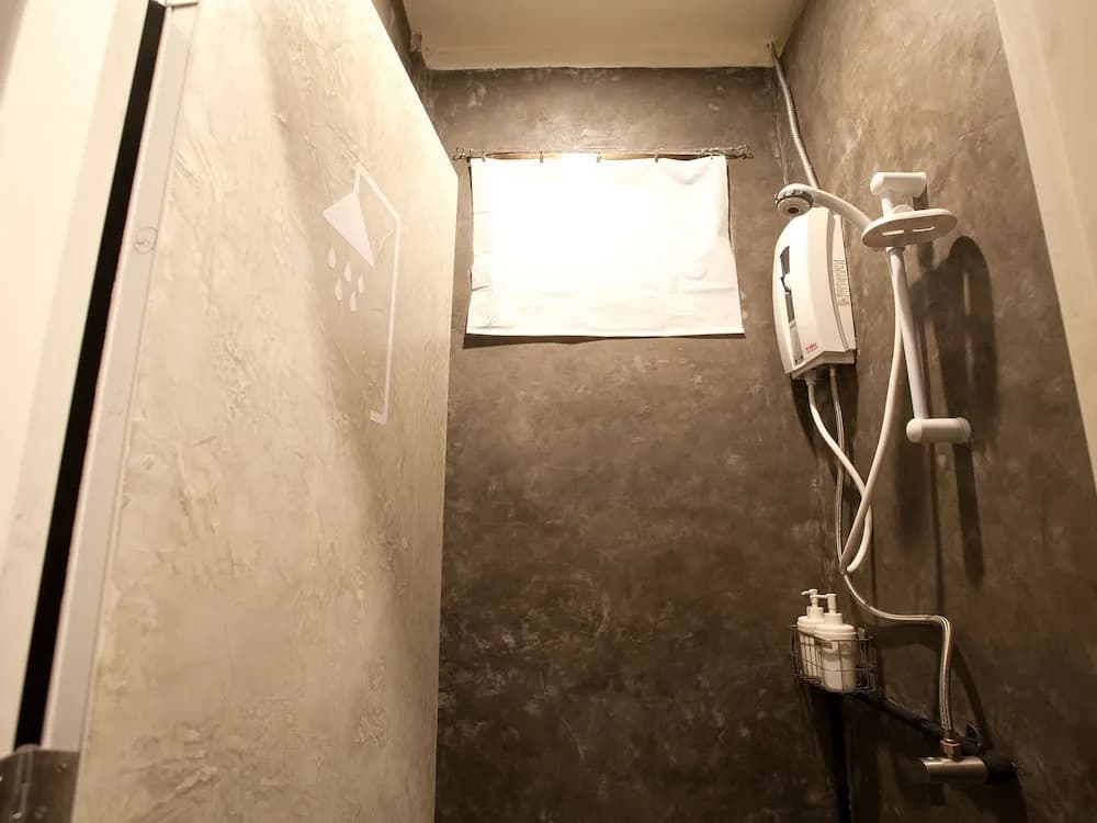 Dilokchan Hostel - photo 2