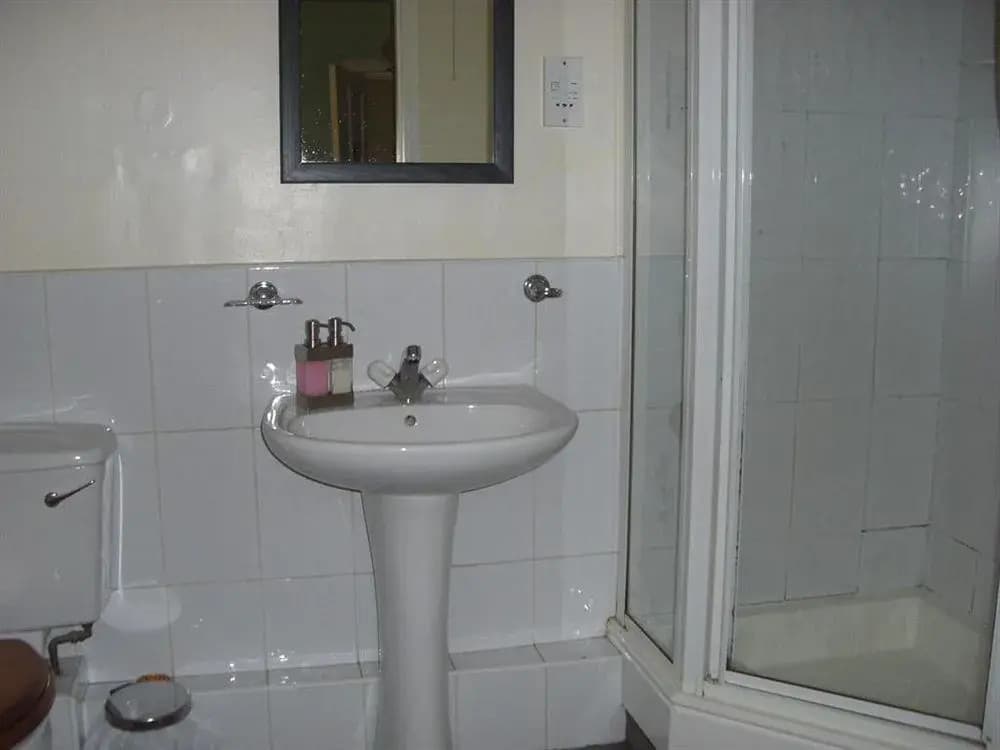 The Robert Burns Hotel - photo 6