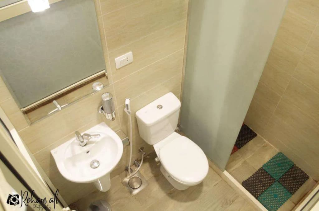 The Location Hotel - photo 6