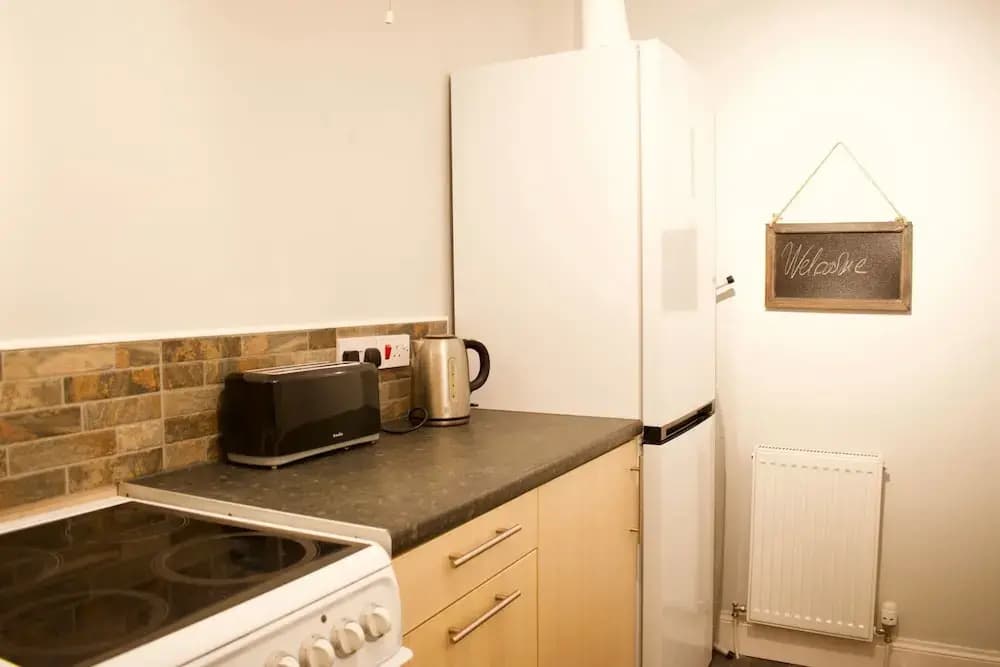 Welcoming 2 Bedroom Flat Near Fountainbridge - photo 11