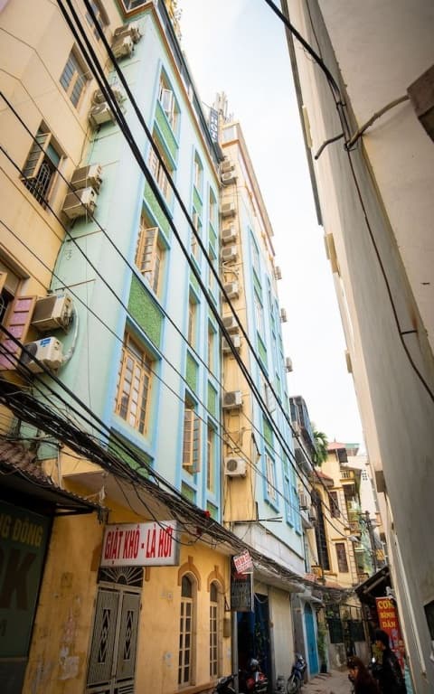 Khach san Phuong Dong - photo 1