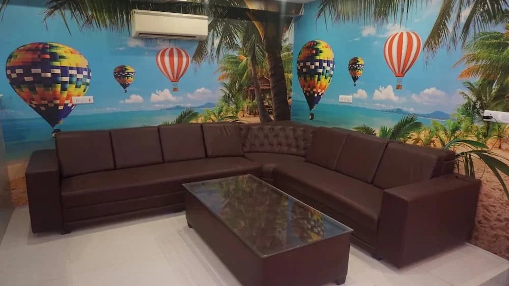 Hotel Dee Continental - photo 9