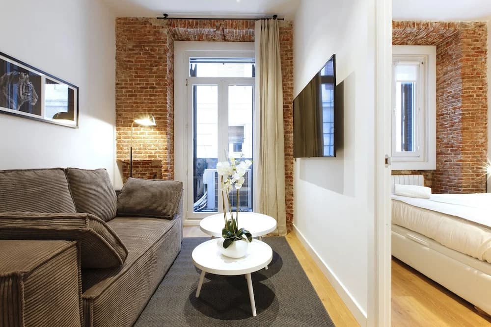 Madrid Centric VIII by Madflats Collection - photo 2