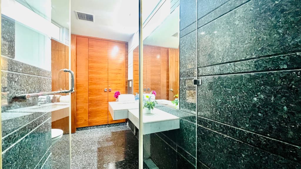Bluo Modern 3Bhk M Block - Balcony, Parking - photo 7