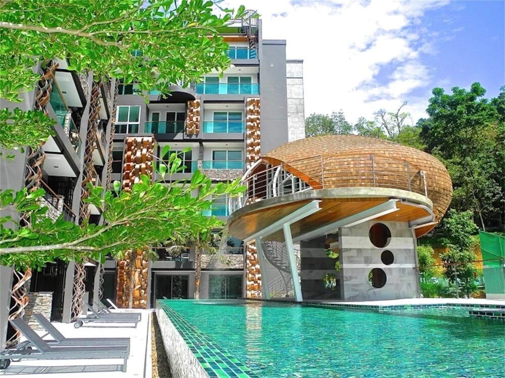 Emerald Patong Studio with Garden View - photo 8