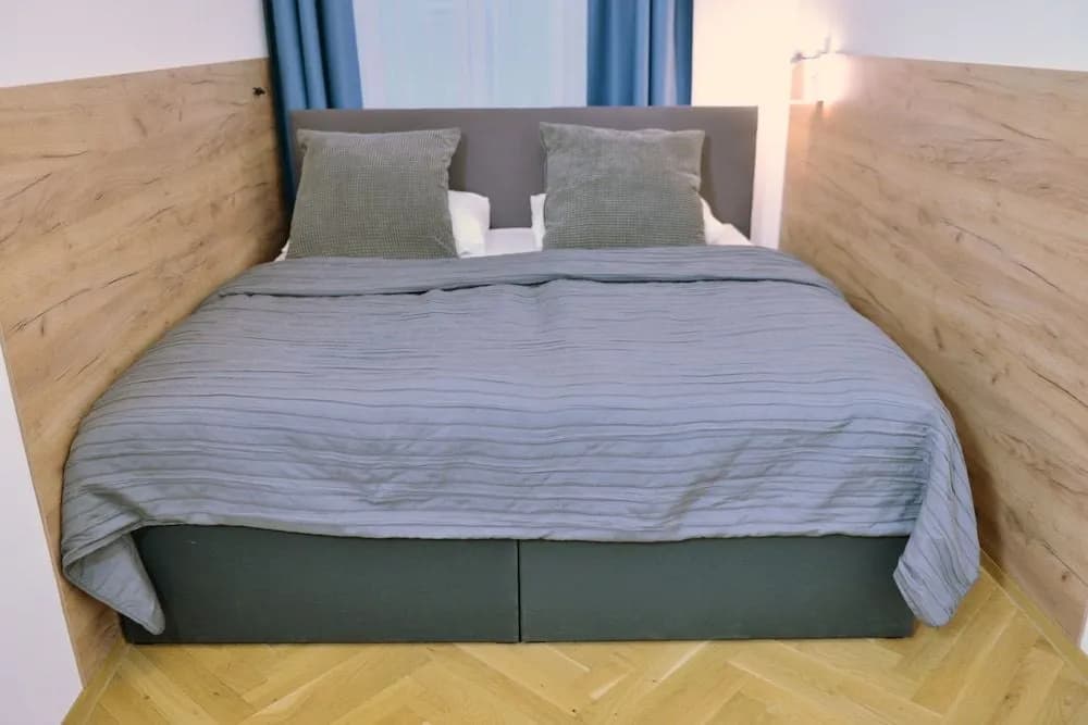 Jimmy's Apartments Suites - photo 3