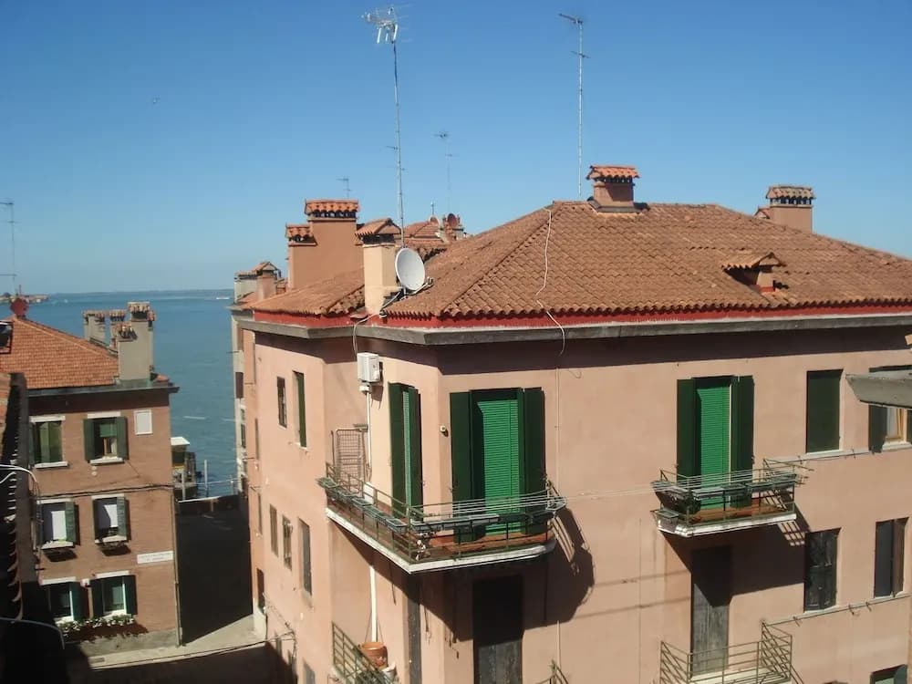 Real Venetians - main photo