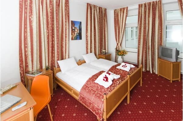City 54 Hotel And Hostel - photo 17
