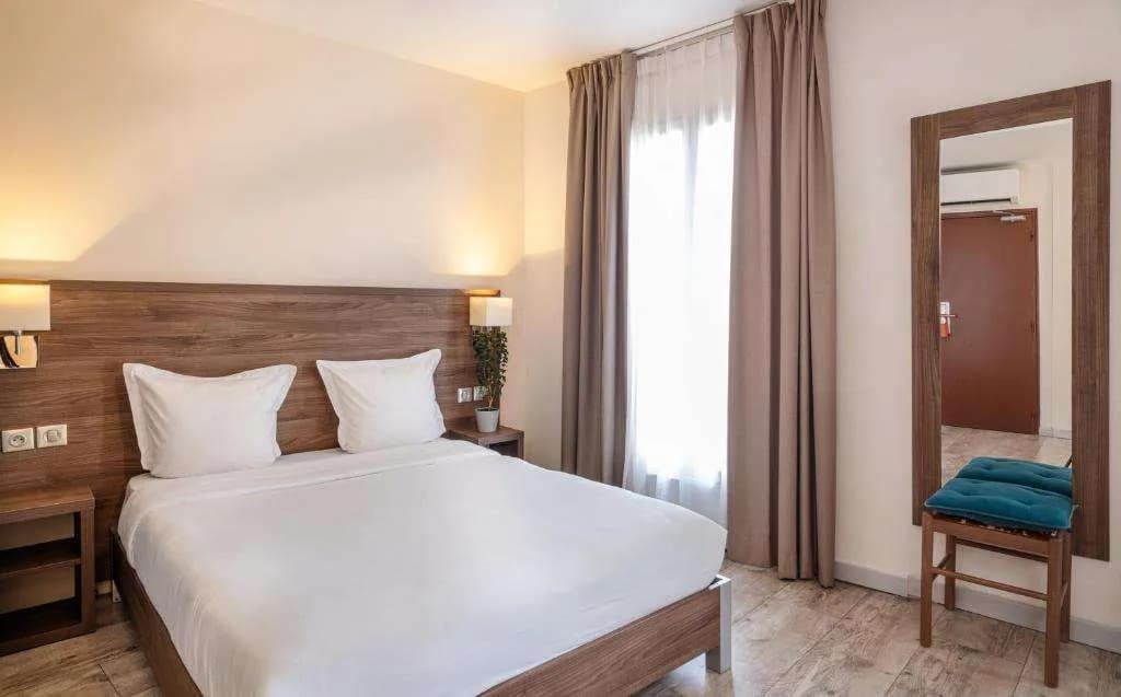 Hotel La Perle Montparnasse - photo 30