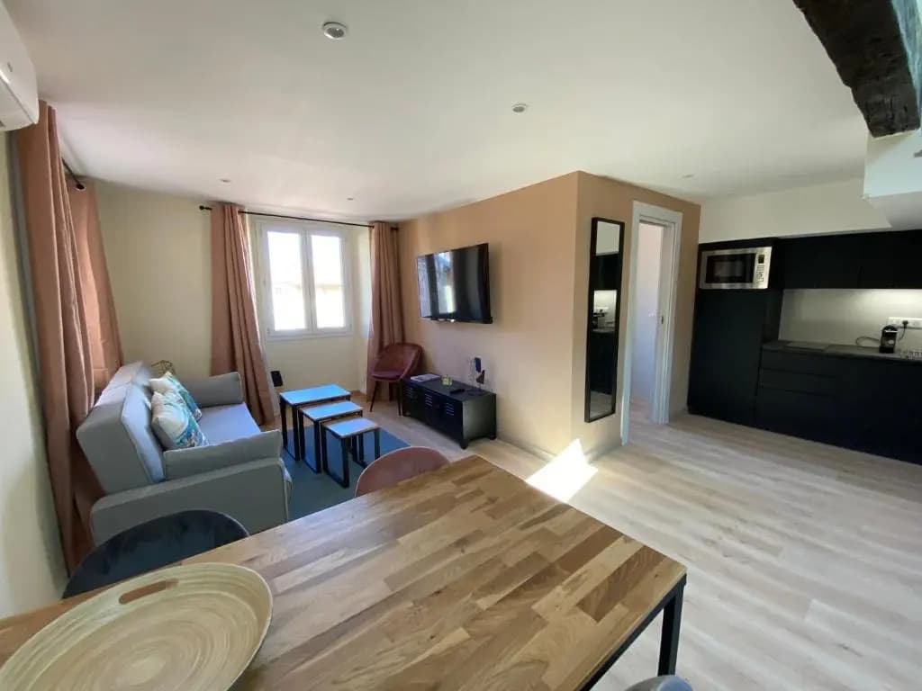 06A2 - Cœur du Vieux Nice bel appartement moderne rénové - photo 4