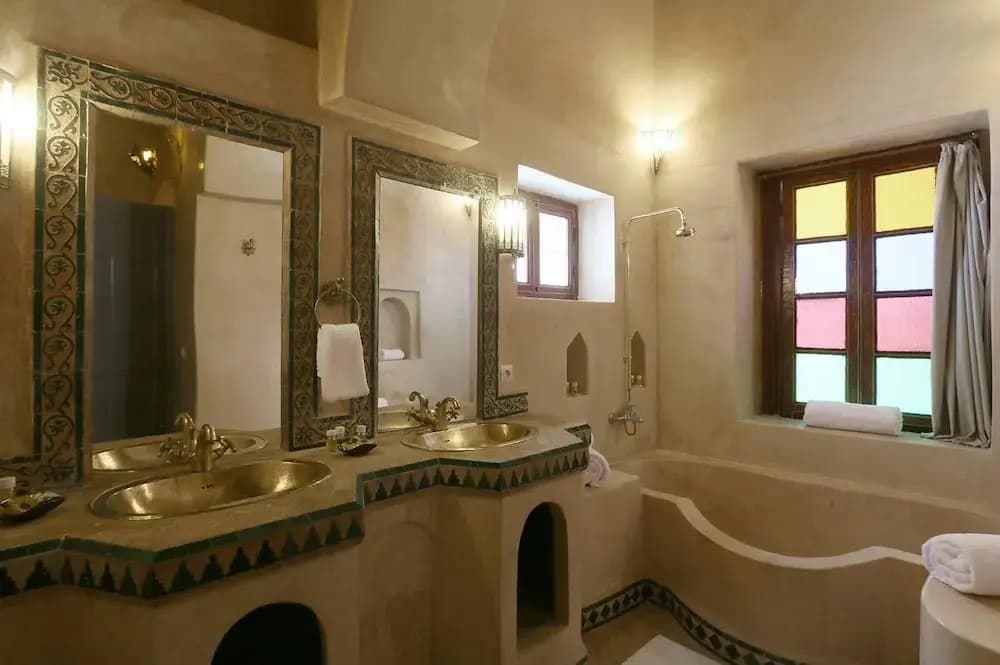 Palace Tinmel - Double Standard Room 1 - photo 5