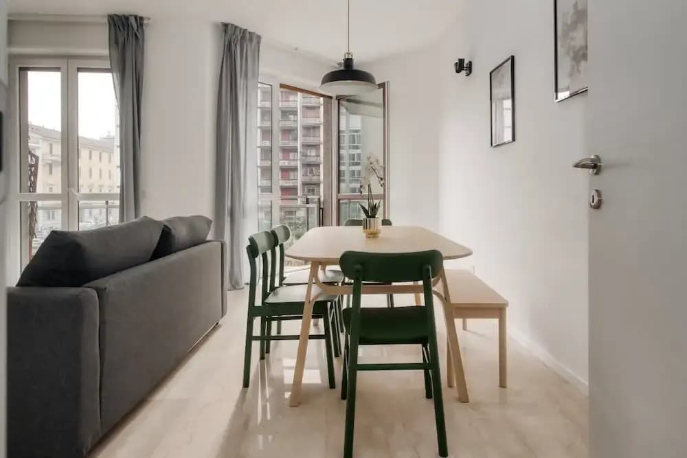 Beautiful apt with 2 balconies - photo 6