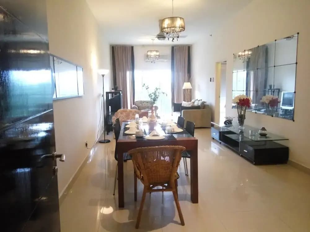 Windsor Tower Serviced Apartment - photo 9