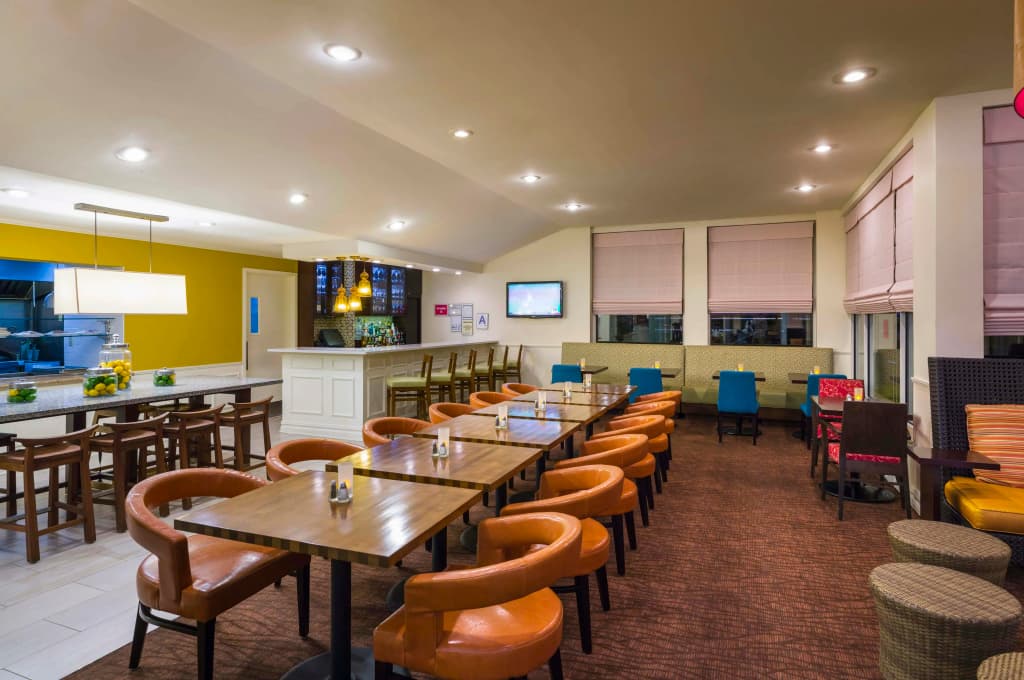 Hilton Garden Inn Queens/JFK Airport - photo 26