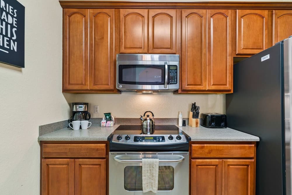 Spacious Vista Cay Condo, Close to Conv. Center - photo 4