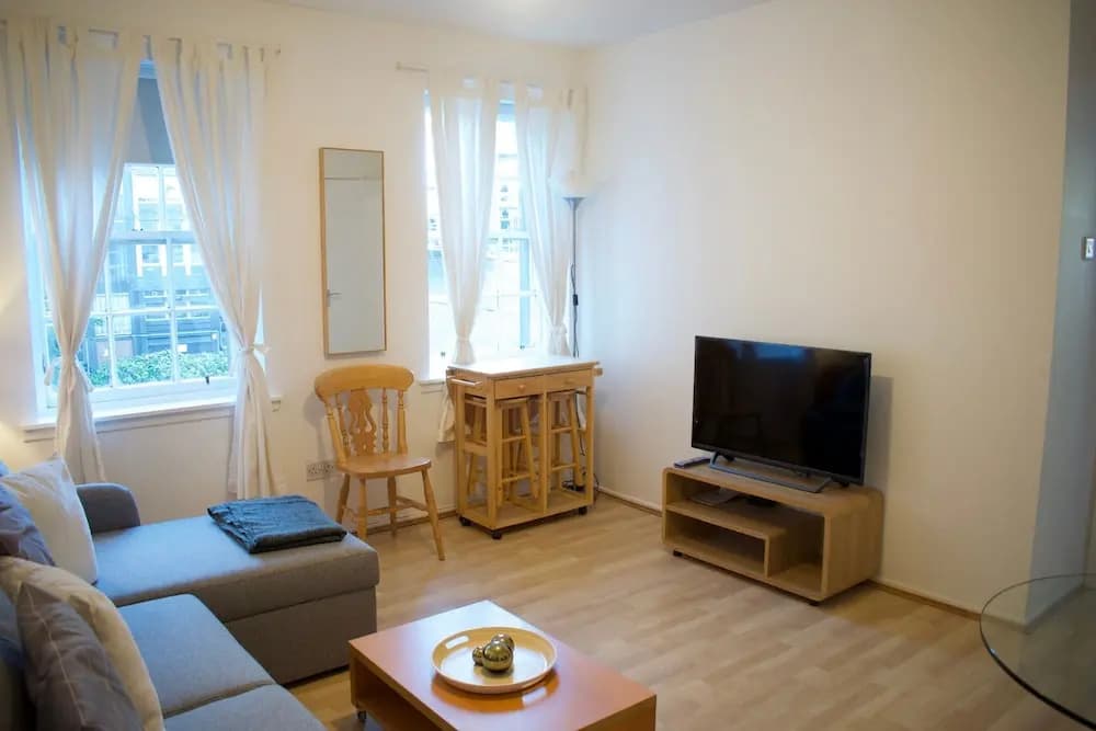 1 Bedroom Apartment With Castle Views in Glassmarket - photo 4