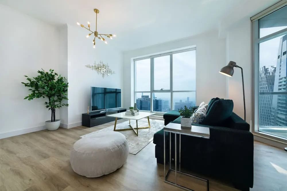 Maison Privee - High-Floor Trendy Apt w/ Marina, Palm & Ocean Vws - photo 6