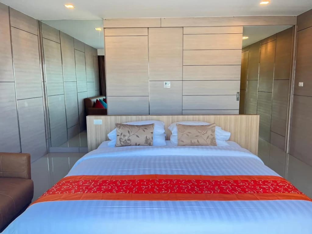 Patong Bay Hill Resort - photo 3
