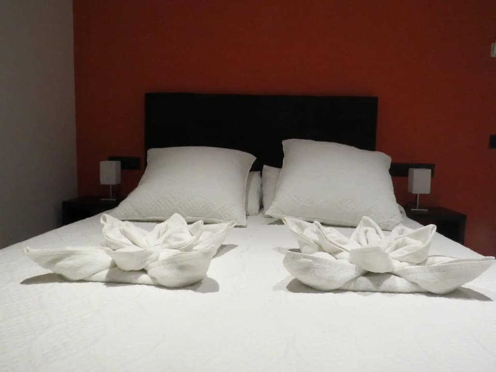 Barcelona City Centre Hostal - photo 4