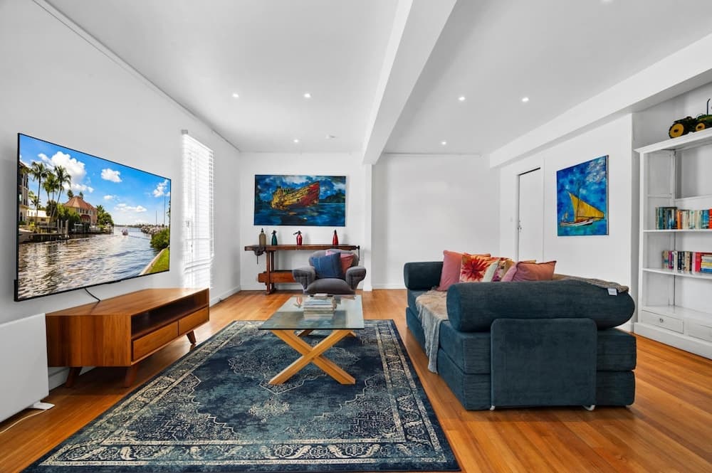 Vintage Loft Residence With Open-plan Mezzanine's - photo 1