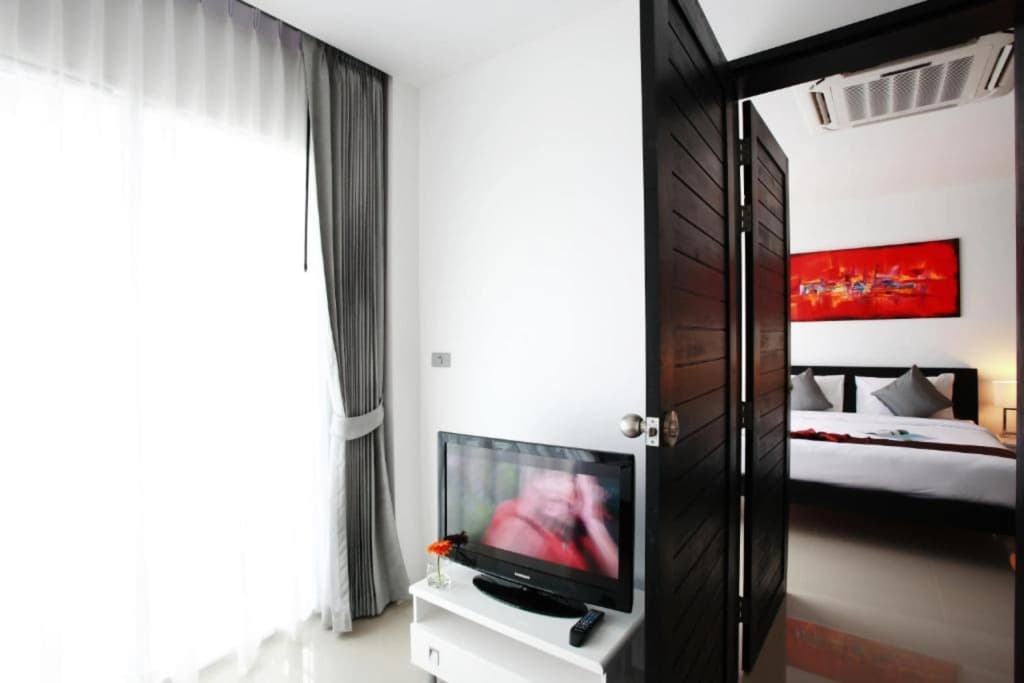 One World One Home Naiharn Hotel - photo 5