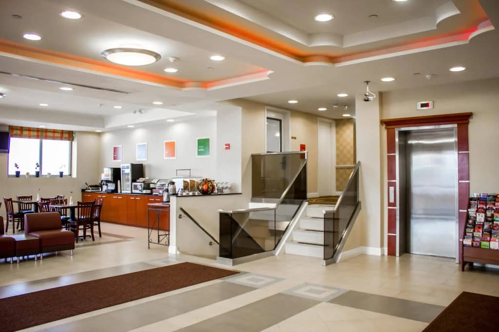 Comfort Inn & Suites LaGuardia Airport - photo 22