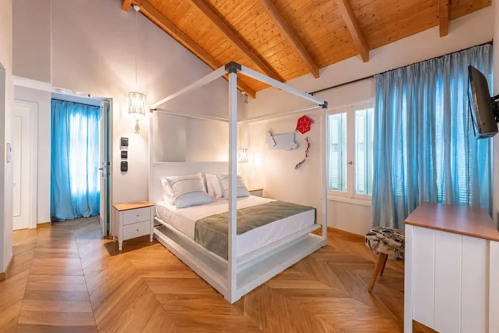 Ipelhome Plaka Boutique Apartments - photo 25